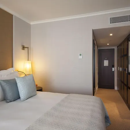Отель Corinthia 5*