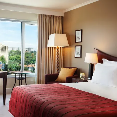 Готель Corinthia