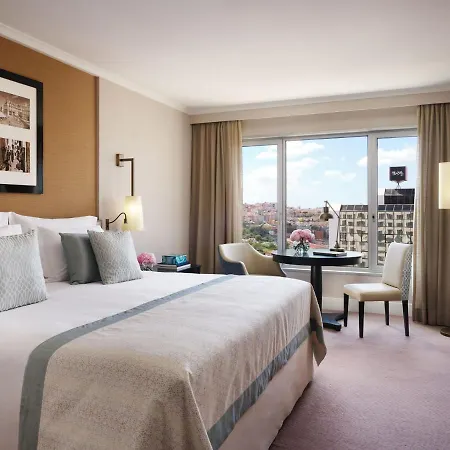 Corinthia Hotel