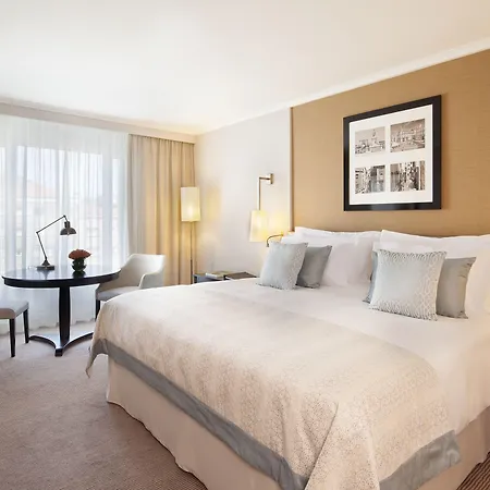 Corinthia Hotel 5*