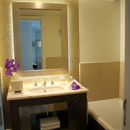 Corinthia Hotel