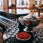 Ξενοδοχείο Corinthia 5*